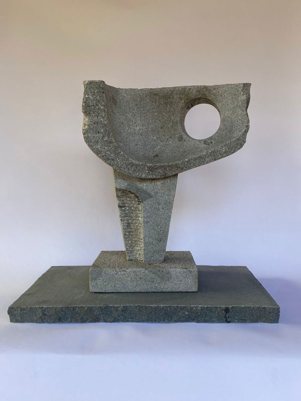 Juan-Luis-Dorr,-Escapula,-piedra-granito-tallada-galeria-la-sala